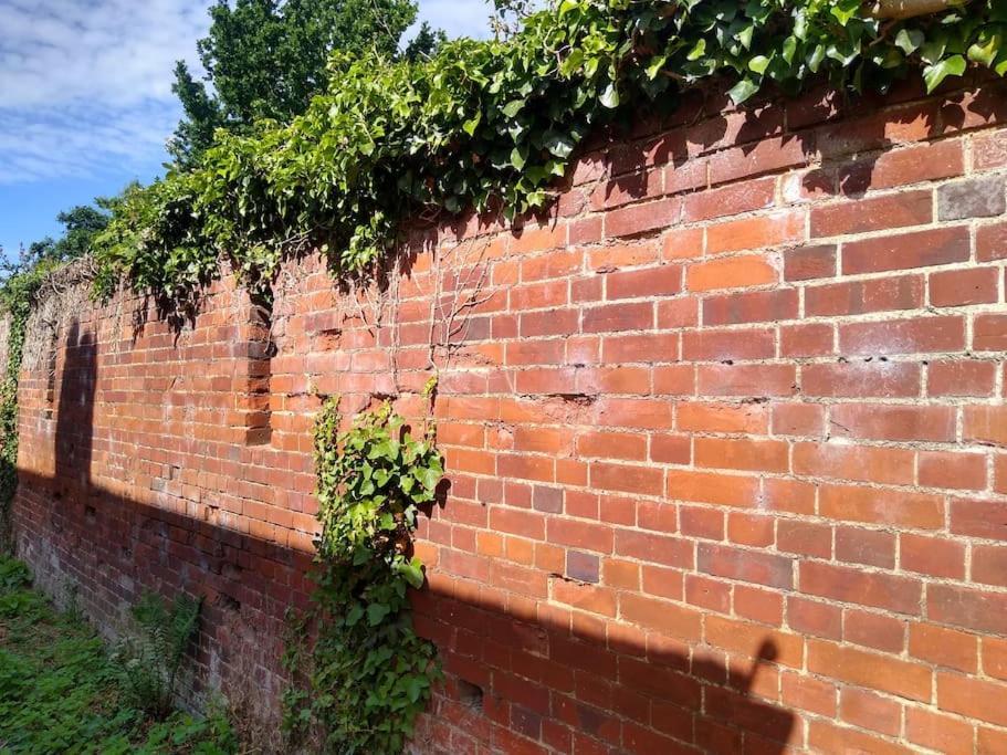 Holiday home The Walled Garden